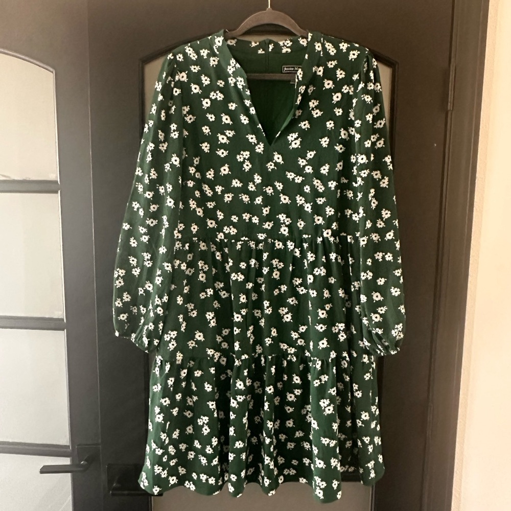 Jessica Howard tiered dress emerald green with white floral print size 16